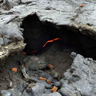 Glimmende Lava am Fagradalsfjall 2021